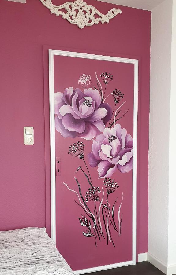 Apartment Bayreuth, Grosse Ferienwohnung Im Haus Mit Kunst, 3 Schlafzimmer, Kueche, Parkplatz ภายนอก รูปภาพ