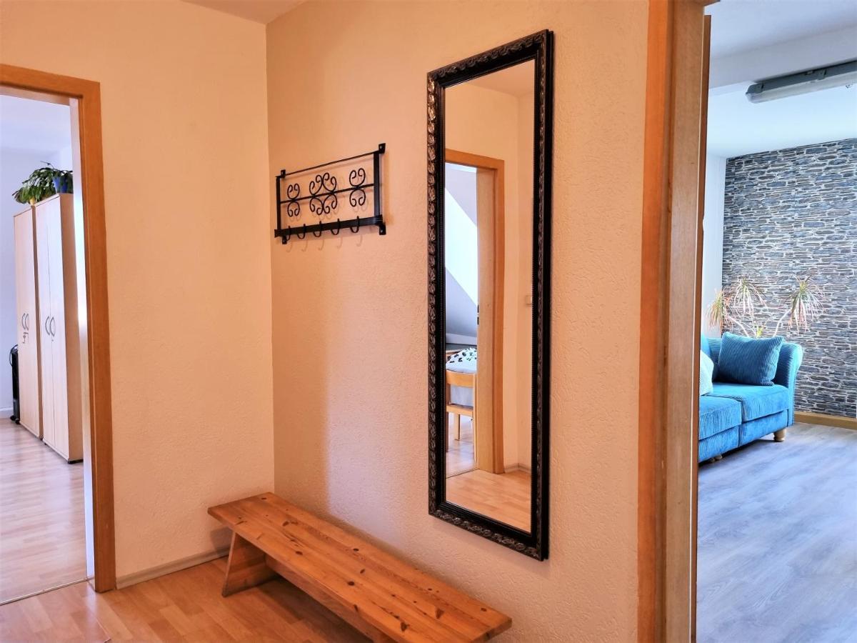 Apartment Bayreuth, Grosse Ferienwohnung Im Haus Mit Kunst, 3 Schlafzimmer, Kueche, Parkplatz ภายนอก รูปภาพ
