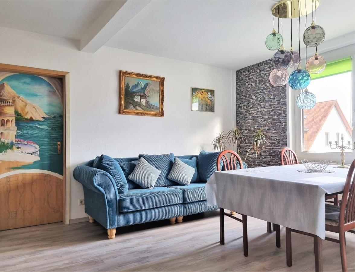 Apartment Bayreuth, Grosse Ferienwohnung Im Haus Mit Kunst, 3 Schlafzimmer, Kueche, Parkplatz ภายนอก รูปภาพ