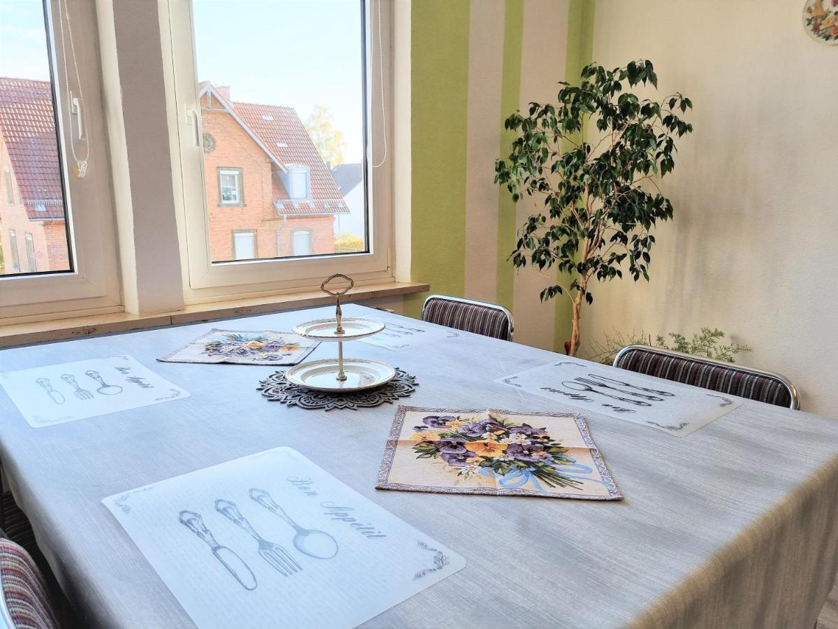 Apartment Bayreuth, Grosse Ferienwohnung Im Haus Mit Kunst, 3 Schlafzimmer, Kueche, Parkplatz ภายนอก รูปภาพ