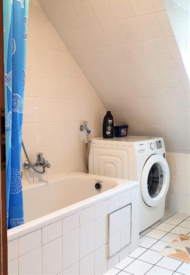 Apartment Bayreuth, Grosse Ferienwohnung Im Haus Mit Kunst, 3 Schlafzimmer, Kueche, Parkplatz ภายนอก รูปภาพ