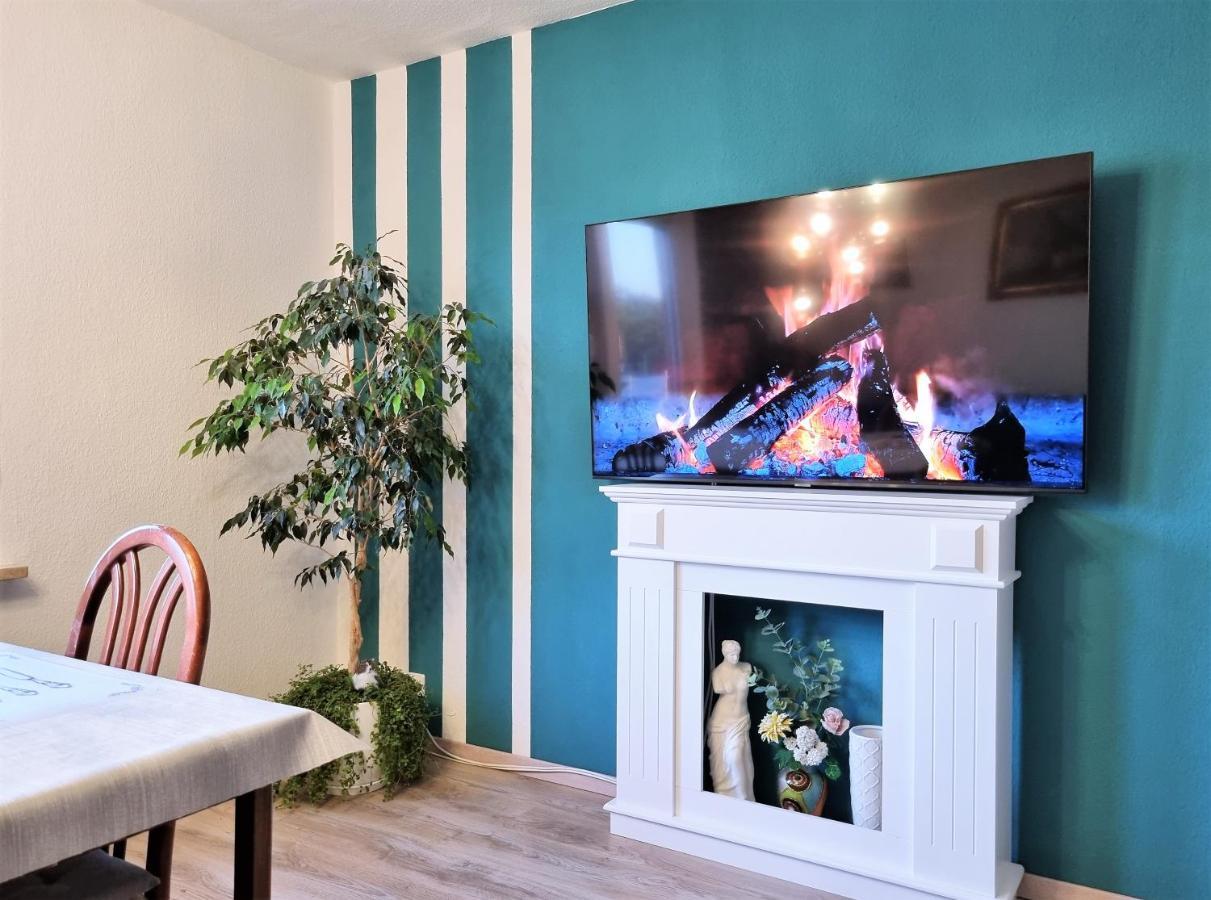 Apartment Bayreuth, Grosse Ferienwohnung Im Haus Mit Kunst, 3 Schlafzimmer, Kueche, Parkplatz ภายนอก รูปภาพ