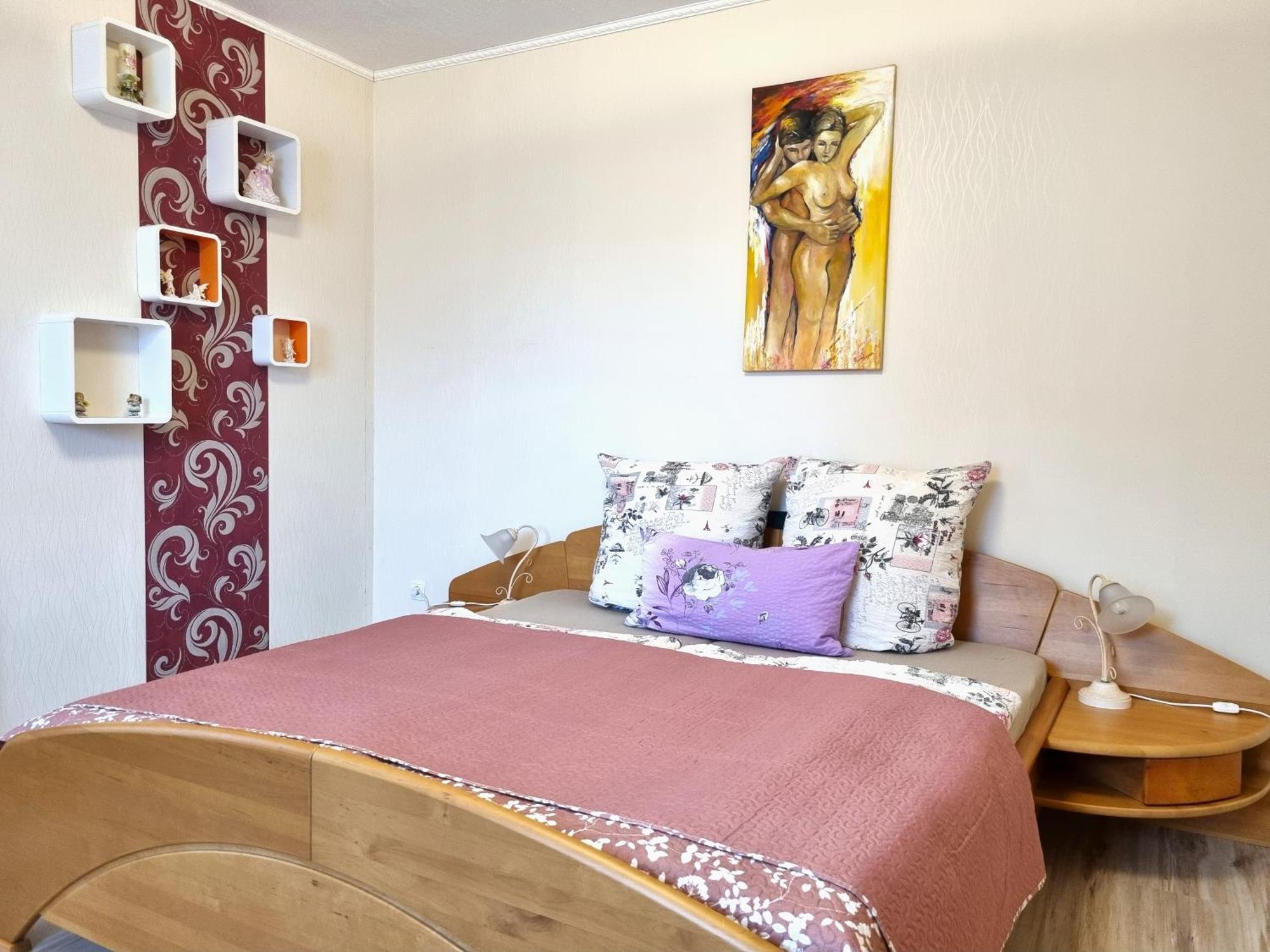 Apartment Bayreuth, Grosse Ferienwohnung Im Haus Mit Kunst, 3 Schlafzimmer, Kueche, Parkplatz ภายนอก รูปภาพ